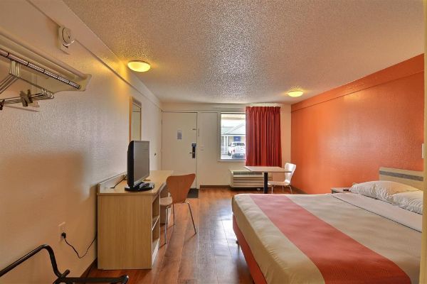 MOTEL 6 ALTOONA (Altoona)